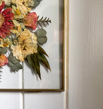Load image into Gallery viewer, Gerbera Mandala Pressed Flower Frame